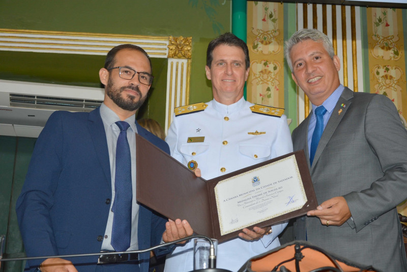Comandante do 2º Distrito Naval é homenageado na Câmara