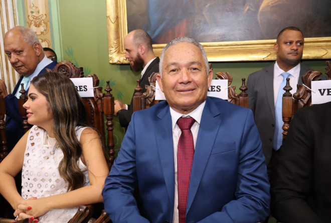 Téo Senna apresenta moção de pesar pelo falecimento de Divaldo Franco