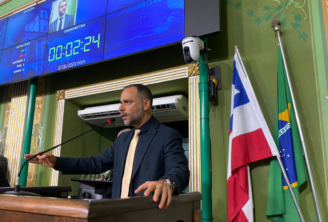 Augusto Vasconcelos comemora aprovação de matérias na Câmara