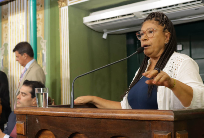 Marta Rodrigues critica novo leilão da prefeitura em Salvador
